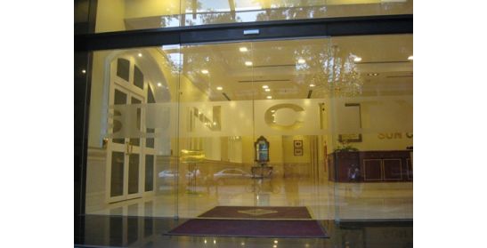 Cửa và vách kính cường lực